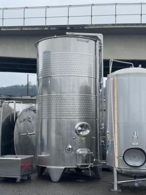 (1) Used 15,800L /<wbr> 4175 Gallon Jacketed VC Tanks