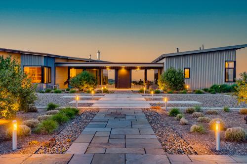 Willamette Valley Vineyard Land and Estate