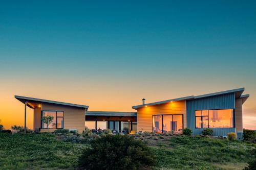 Willamette Valley Vineyard Land and Estate