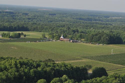 Heavily-Forested Winery/<wbr>Vineyard/<wbr>Cave/<wbr>Home Site