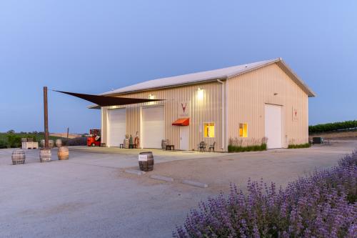 Paso Robles Vineyard Estate with Home and Winery
