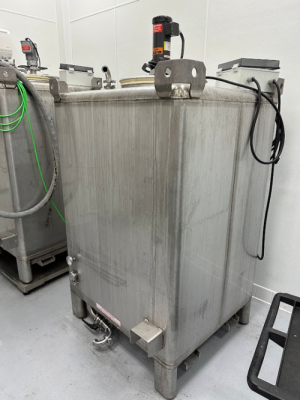 550 Gallon Stainless Tote