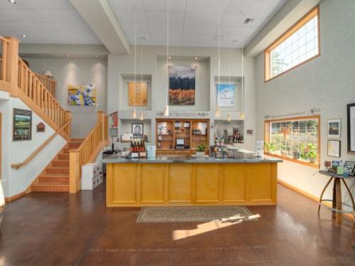Award Winning Oregon Winery & Tasting Room