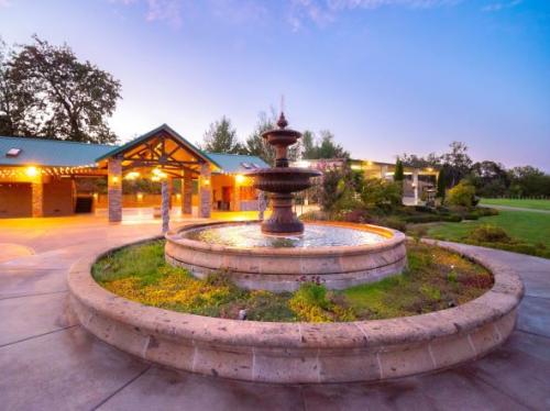 Oregon Riverfront Winery, Vineyard & Events Center