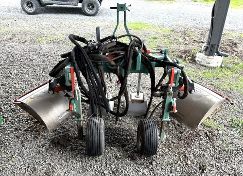 Clemens Undervine Weeder