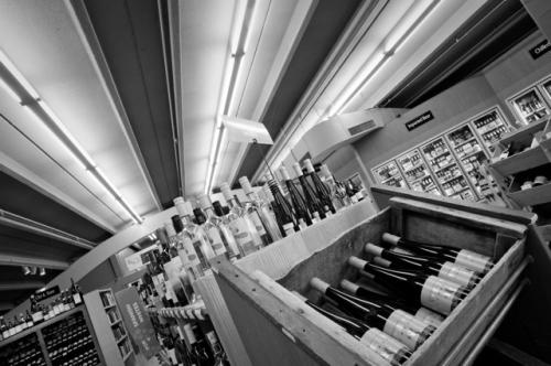 Master Sommelier run retail store - sales people