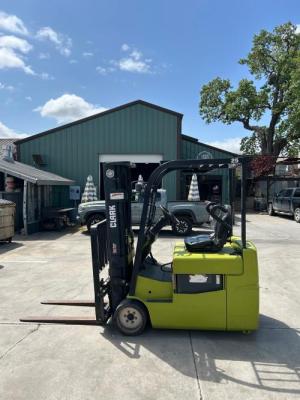 Clark TMX25 Electric 5000lb 3-wheel forklift 36V