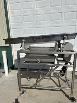 Shaker/<wbr> MOG separator  table P&L Specialties 'LT'