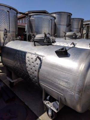 Pressure tanks, 2000 Liter, very HD, horizontal