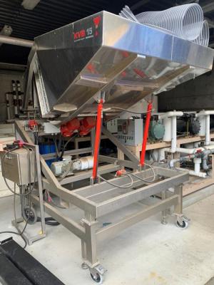 Milani, Armbruster Cluster Feeding Hoppers