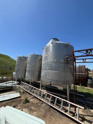 1500 & 1700 stainless steel jacketed wine tanks