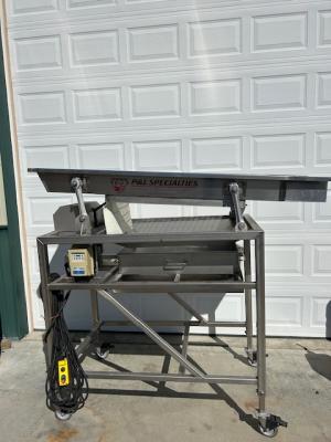 Shaker/<wbr> MOG separator  table P&L Specialties 'LT'