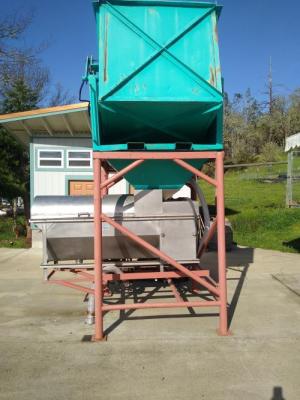 Destemmer/<wbr>Crusher ~20 tons/<wbr>hr