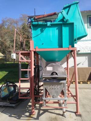 Destemmer/<wbr>Crusher ~20 tons/<wbr>hr