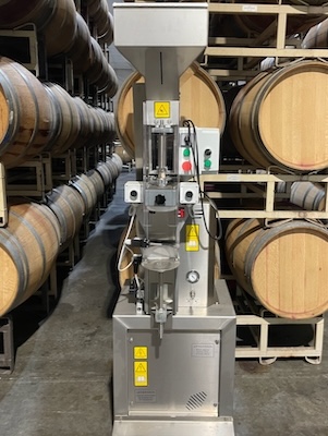 P35 Floor corker, floor standing Vaccuum -Like New