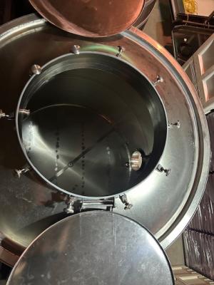 1800 gallon insulated stainless tanks