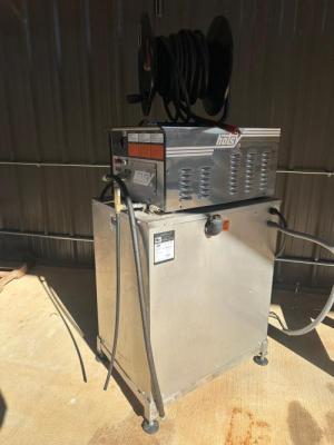 Hotsy Hot water generator/<wbr>Pressure washer