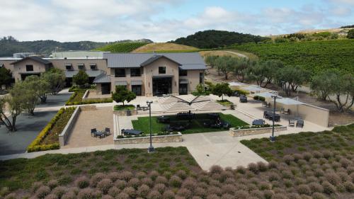 Quality Custom Winemaking & Storage