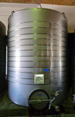 2195 gal Stainless Steel Closed Top Tank