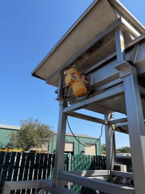 Grape Hopper, CME, Vibratory  w/<wbr> Juice Drain