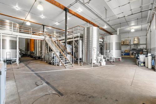 39 Ac. w/<wbr> 29.2 Ac. Vineyard & 17,200 sq. ft Winery