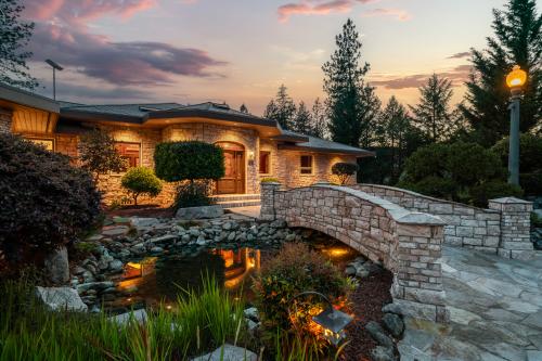 A Private Gated Luxury Vineyard Estate