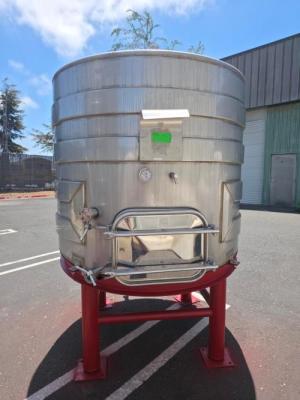 Stainless Steel Tanks and Stainless Steel barrels