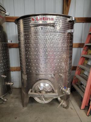 2000 Liter Letina variable capacity wine tanks