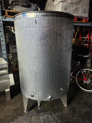 Three 1000L Stainless Variable Capacity Wine Tanks