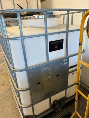 300 gallon cube Flextanks
