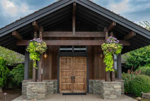 Estate Wine Club and E-Commerce Manager